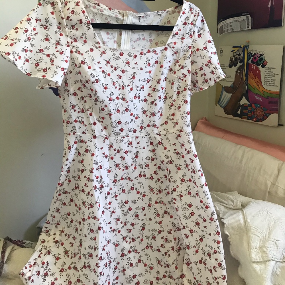 super cute floral dress!!